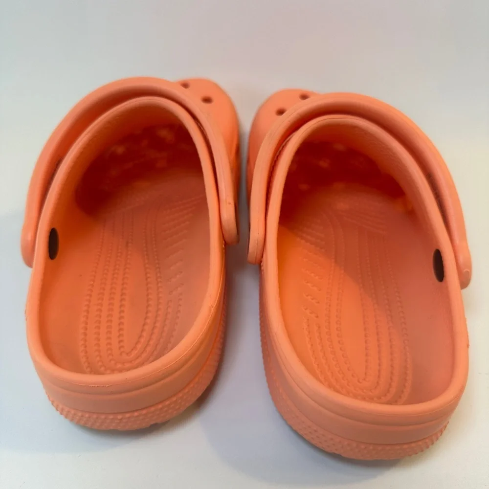 Crocs Classic Size Women’s 7 Men’s 5 Solid Orange Coral Salmon‎ Clogs - Picture 7 of 10